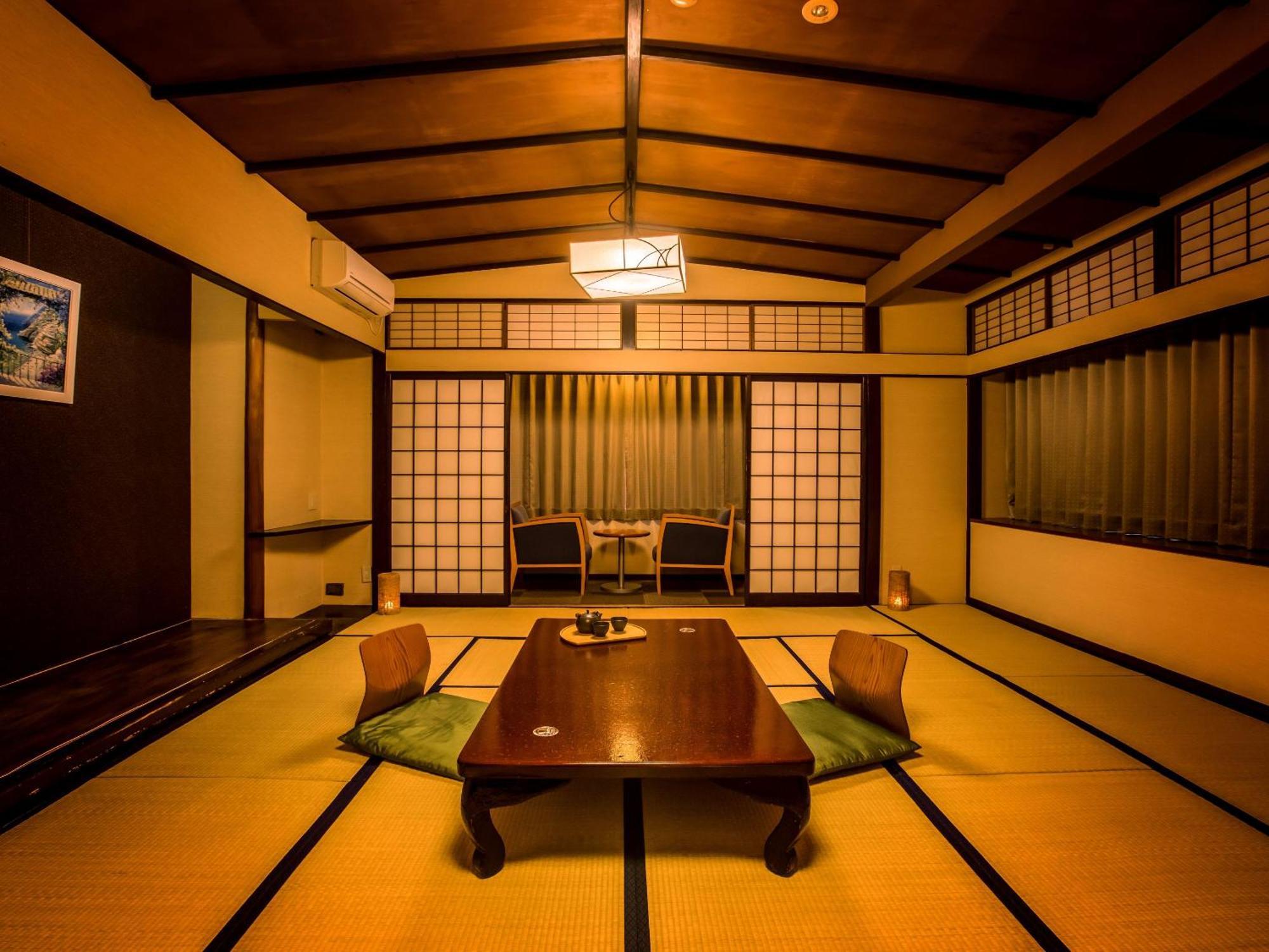 Отель Ooedo Onsen Monogatari Gero Bekkan Экстерьер фото